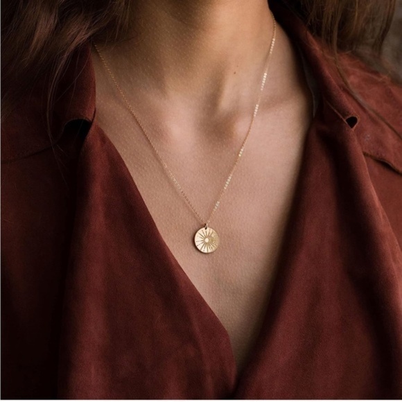 GOLD 18k Gold Plated Coin Disc Necklace - Picture 1 of 3